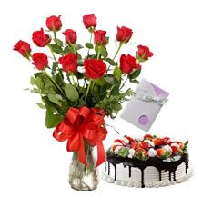 Vase of 10 red roses and 1 kg cake and card